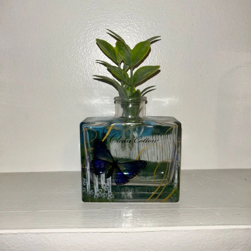 Yankee Candle Clean Cotton Glass with Blue and Gold Butterfly